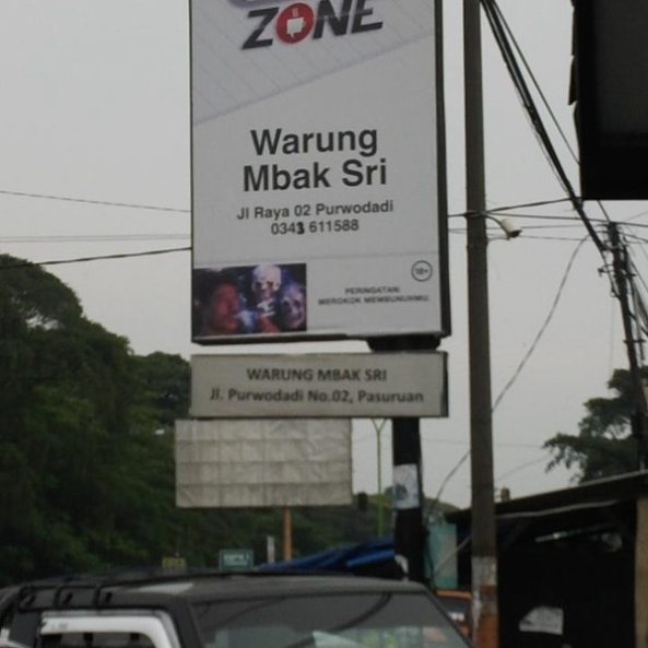 Warunge Mbak Sri: Santap di Pinggir Jalan yang Bikin Ketagihan